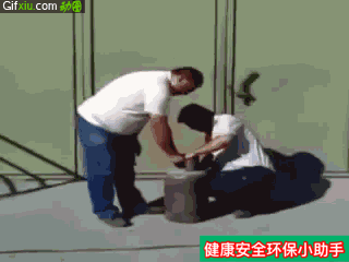 乙炔瓶爆炸，瞬间引燃仓库数百个钢瓶，场面震撼 